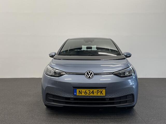 Volkswagen ID.3 Pro 58 kWh Airco ECC Navi Carplay PDC VA+ Camera Full LED Adaptive Cruise Control 18" LM Velgen Stoel/Stuurwielverwarming