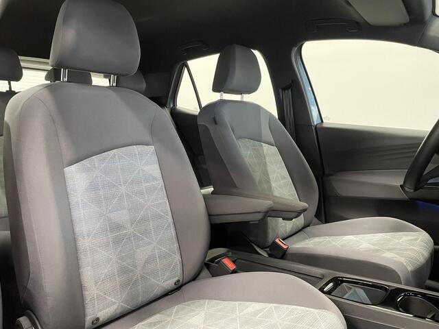 Volkswagen ID.3 Pro 58 kWh Airco ECC Navi Carplay PDC VA+ Camera Full LED Adaptive Cruise Control 18" LM Velgen Stoel/Stuurwielverwarming