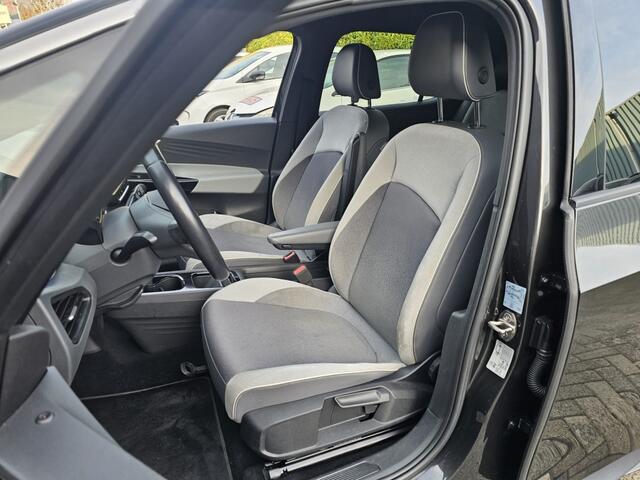 Volkswagen ID.3 First Plus 58 kWh | Trekhaak | Camera