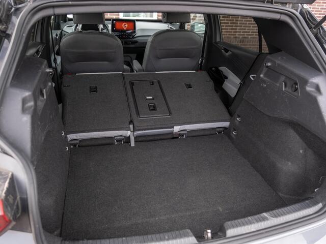 Volkswagen ID.3 First Plus 58 kWh Aut | ECC | Stoelverw | Camera's | Stuurverw | Sport pack 19" LM | CarPlay | Etc..
