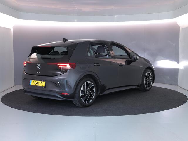 Volkswagen ID.3 First 58 kWh 93% SOH | 204 pk | Navigatie | Parkeersensoren | Adaptieve cruise control | Stoelverwarming | Apple Carplay/Android Auto |