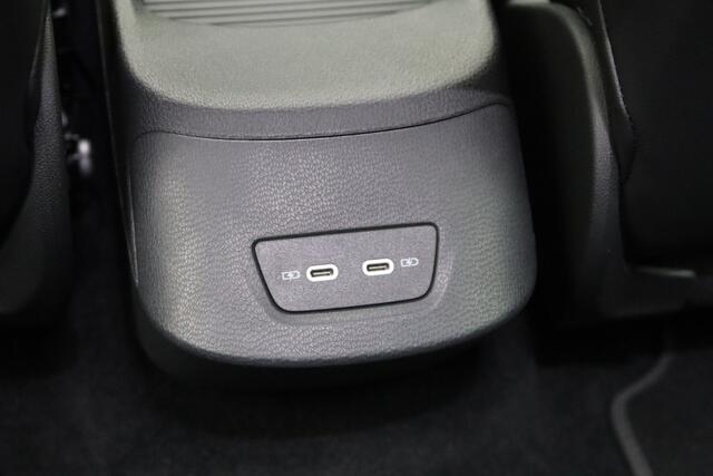 Volkswagen ID.3 Pro S 77 kWh 204 PK, Camera, Keyless, Adap. Cruise Control, Winterpakket