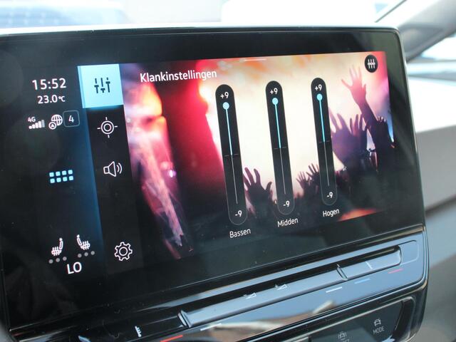 Volkswagen ID.3 Life 58 kWh Climate control Navigatie Cruise control Parkeersensoren voor + achter LED Voorstoelen verwarmd Apple Carplay/ Android Auto