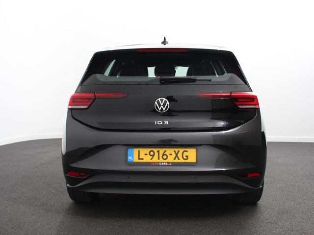 Volkswagen ID.3 Life 58 kWh Climate control Navigatie Cruise control Parkeersensoren voor + achter LED Voorstoelen verwarmd Apple Carplay/ Android Auto
