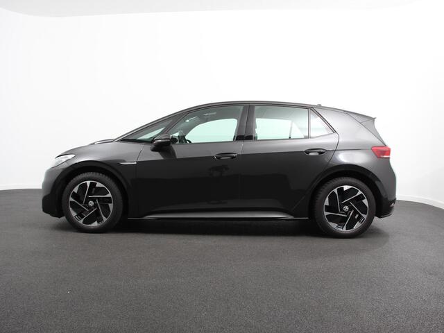 Volkswagen ID.3 Life 58 kWh Climate control Navigatie Cruise control Parkeersensoren voor + achter LED Voorstoelen verwarmd Apple Carplay/ Android Auto