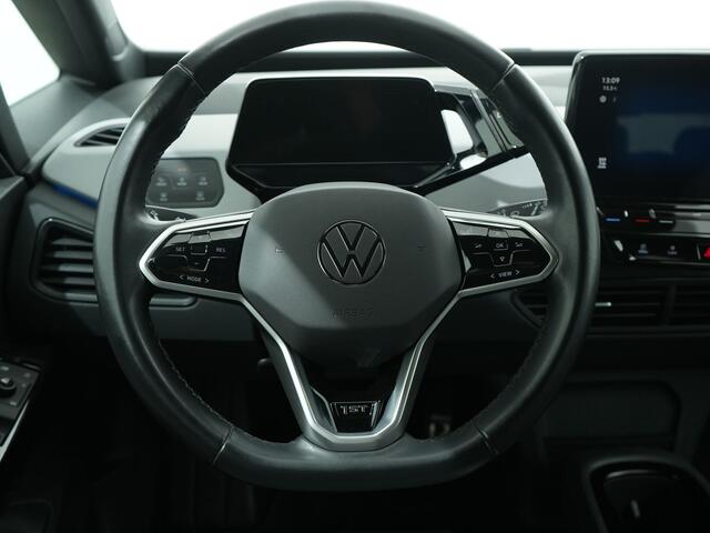 Volkswagen ID.3 First Plus 58 kWh | Trekhaak | Camera | Stoel\Stuurverwarming