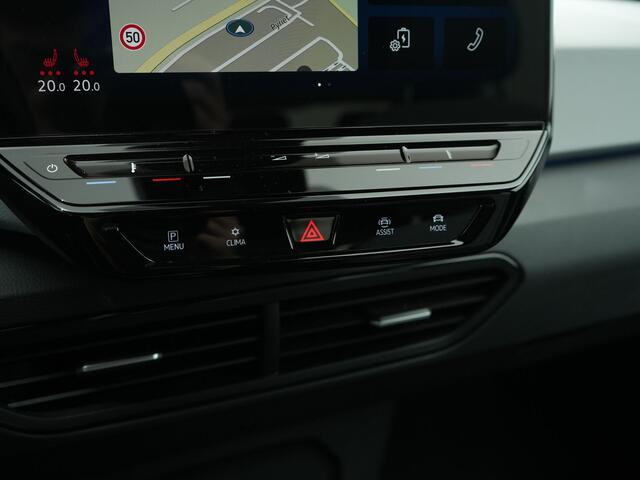 Volkswagen ID.3 First Plus 58 kWh | Trekhaak | Camera | Stoel\Stuurverwarming