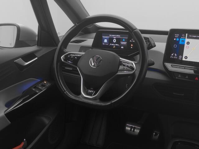 Volkswagen ID.3 First Plus 58 kWh | CAMERA | ADAPTIVE | STOEL- EN STUURVERW.