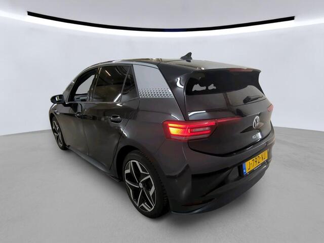 Volkswagen ID.3 First Plus 58 kWh | Trekhaak | Navi | Camera | LED