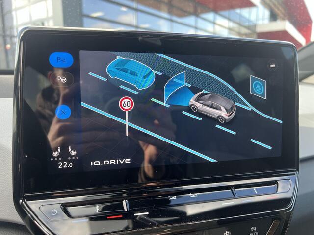 Volkswagen ID.3 Pro Edition 58 kWh 204pk · Camera · Keyless · Stuur-& Stoelverwarming · Apple/Android Car Play · Sfeerverlichting · ACC ·