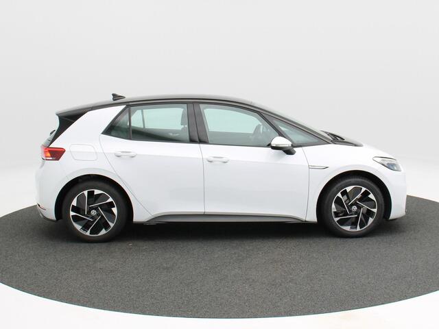 Volkswagen ID.3 Pro 58 kWh 204 Pk | Stoelverwarming | Adaptive cruise | Parkeer Sensoren | CarPlay | Navigatie | Climatronic | 18 Inch | 61.310 Km !!