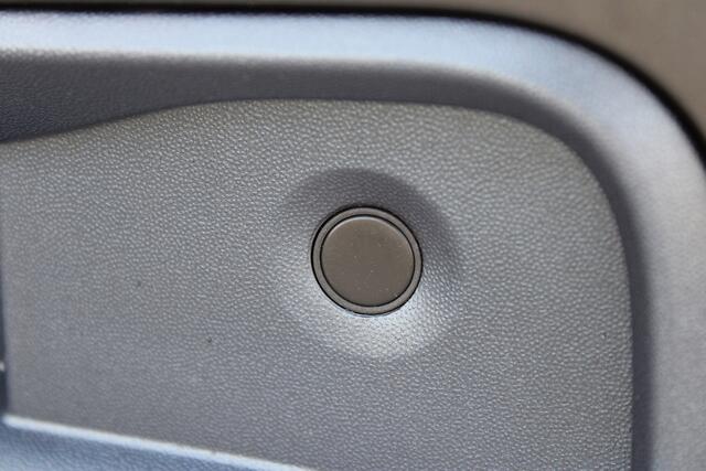 Volkswagen ID.3 First Plus 58 kWh | Incl. 12 maanden garantie | Adaptieve cruise control | Stoel/stuurverwarming | Climate control | Parkeercamera | DAB radio | Apple carplay/Android auto |