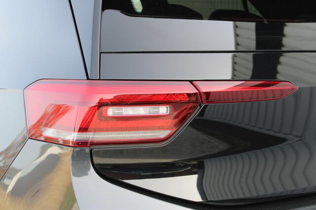 Volkswagen ID.3 First Plus 58 kWh | Incl. 12 maanden garantie | Adaptieve cruise control | Stoel/stuurverwarming | Climate control | Parkeercamera | DAB radio | Apple carplay/Android auto |