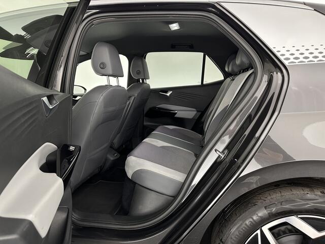 Volkswagen ID.3 First Plus 58 kWh [ 3-Fase ] (INCL.BTW) Aut. *FULL-LED | HEATED-COMFORTSEATS | CAMERA | DIGI-COCKPIT | NAVI-FULLMAP | KEYLESS | PRIVACY-GLASS | AMBIENT-LIGHT | ECC | PDC | CRUISE | 19''ALU*