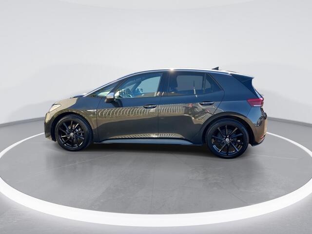 Volkswagen ID.3 First Plus 58 kWh / 204pk · Trekhaak · Leder · Camera · Navigatie · Apple/Android Car Play · Stoelverwarming ·