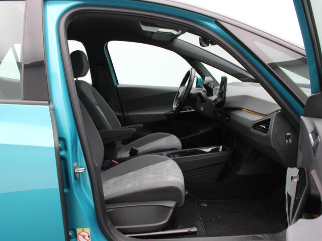 Volkswagen ID.3 Life 58 kWh | Stoelverwarming | Adaptive Cruise | CarPlay | Parkeersensoren | Navigatie | 31.980 Km !!
