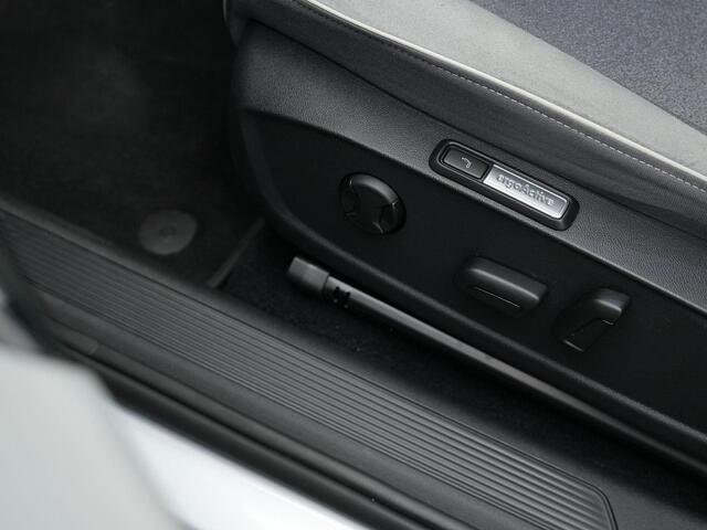 Volkswagen ID.3 Pro S 77 kWh 204 pk | IQ. Light | Head-Up Display | Achteruitrijcamera | Elektrische stoelen | Adaptive Cruise | Stuur-/stoelverwarming | Keyless Entry
