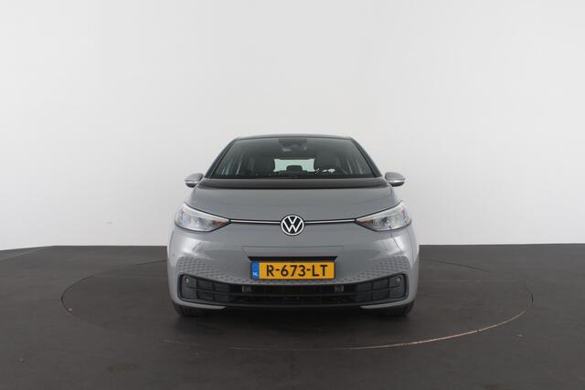 Volkswagen ID.3 First 58 kWh > SOH 91%/Trekhaak/Moonstone Grey/19 inch