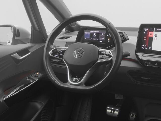 Volkswagen ID.3 First Max 58 kWh | PANO | CAMERA | ADAPTIVE | HUD | LEDER | STOELMASSAGE | STOEL- EN STUURVERW.