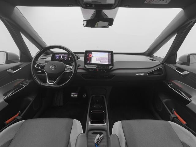 Volkswagen ID.3 First Plus 58 kWh | CAMERA | ADAPTIVE | STOEL- EN STUURVERW.