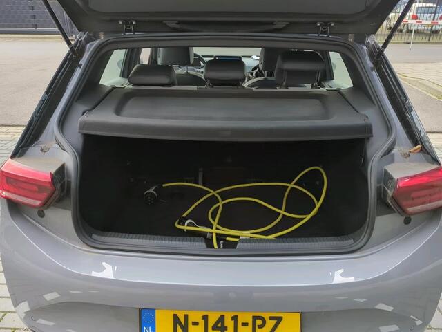 Volkswagen ID.3 Pro S 77 kWh Long Range 204PK | Navigatie | Stoelverwarming | 19" LM velgen |