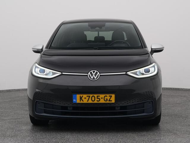 Volkswagen ID.3 First Plus 58 kWh | CAMERA | ADAPTIVE | STOEL- EN STUURVERW. | TREKHAAK