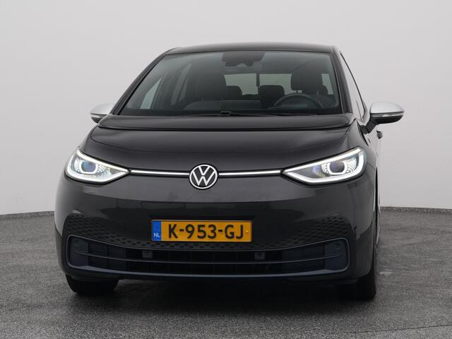 Volkswagen ID.3 First Plus 58 kWh | CAMERA | ADAPTIVE | STOEL- EN STUURVERW. | TREKHAAK