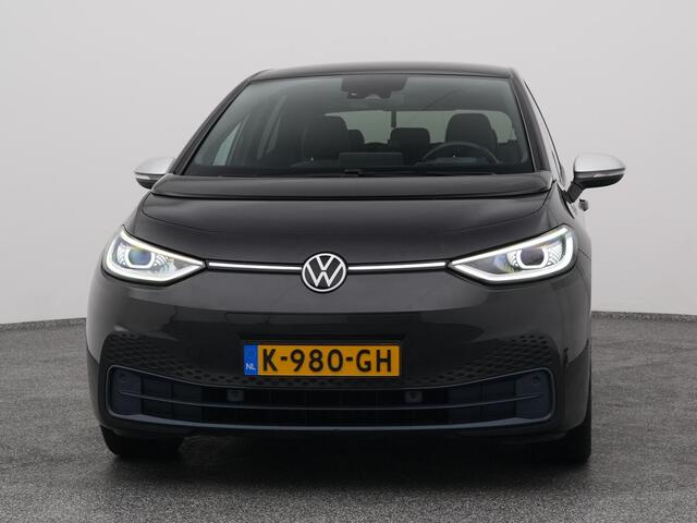 Volkswagen ID.3 First Plus 58 kWh | CAMERA | ADAPTIVE | STOEL- EN STUURVERW. | TREKHAAK