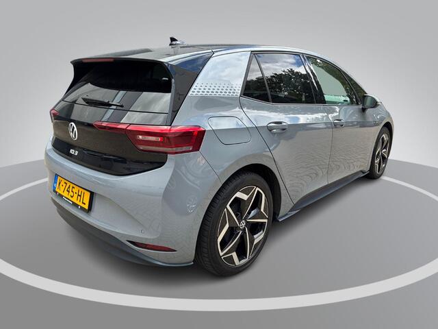 Volkswagen ID.3 First Plus 58 kWh 204pk · Camera · Steunhaak · Apple/Android Car Play · Adaptive Cruise Control · Stuur- & Stoelverwarming · Sfeerverlichting ·