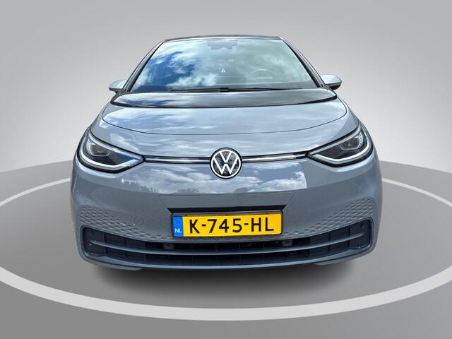 Volkswagen ID.3 First Plus 58 kWh 204pk · Camera · Steunhaak · Apple/Android Car Play · Adaptive Cruise Control · Stuur- & Stoelverwarming · Sfeerverlichting ·