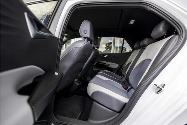 Volkswagen ID.3 First Plus 58 kWh | Camera | ACC | Massage