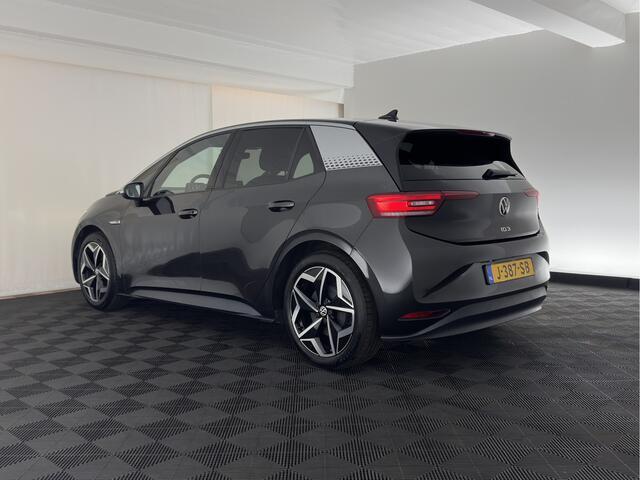Volkswagen ID.3 First Plus 58 kWh [ 3-Fase-11kW] {SoH-88%} (INCL-BTW) Aut. *FULL-LED | HEATED-COMFORTSEATS | CAMERA | DIGI-COCKPIT | NAVI-FULLMAP | KEYLESS | PRIVACY-GLASS | AMBIENT-LIGHT | ECC | PDC | CRUISE | 19''ALU*