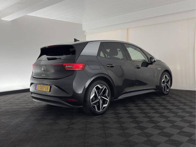 Volkswagen ID.3 First Plus 58 kWh [ 3-Fase-11kW] {SoH-88%} (INCL-BTW) Aut. *FULL-LED | HEATED-COMFORTSEATS | CAMERA | DIGI-COCKPIT | NAVI-FULLMAP | KEYLESS | PRIVACY-GLASS | AMBIENT-LIGHT | ECC | PDC | CRUISE | 19''ALU*