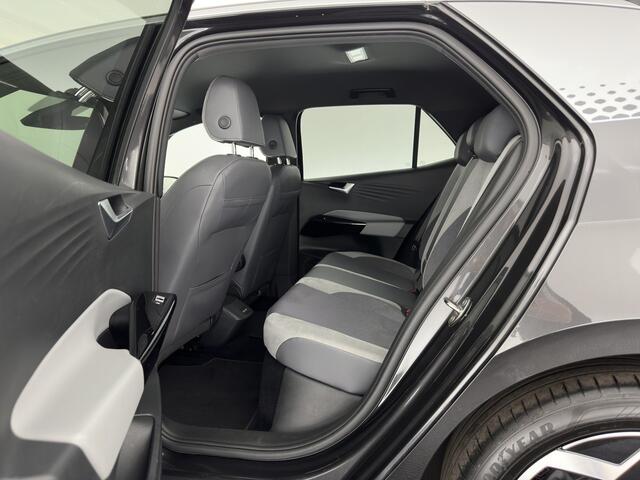 Volkswagen ID.3 First Plus 58 kWh [ 3-Fase-11kW] {SoH-88%} (INCL-BTW) Aut. *FULL-LED | HEATED-COMFORTSEATS | CAMERA | DIGI-COCKPIT | NAVI-FULLMAP | KEYLESS | PRIVACY-GLASS | AMBIENT-LIGHT | ECC | PDC | CRUISE | 19''ALU*
