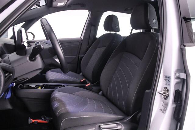 Volkswagen ID.3 Pure Oranje Edition 170pk Automaat Adaptive cruise control, Achteruitrijcamera, Navigatie, LED koplampen, Stuurwiel verwarmd, Parkeersensoren, App connect