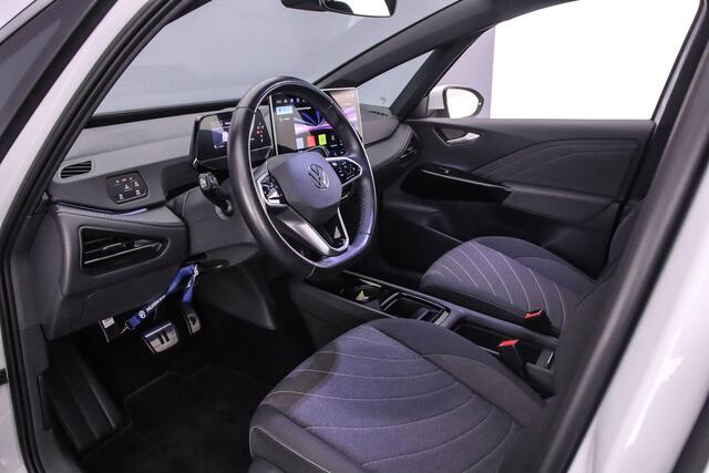 Volkswagen ID.3 Pure Oranje Edition 170pk Automaat Adaptive cruise control, Achteruitrijcamera, Navigatie, LED koplampen, Stuurwiel verwarmd, Parkeersensoren, App connect