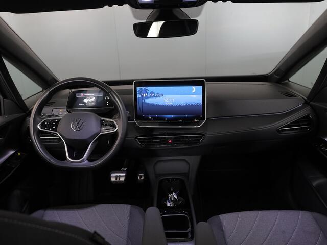 Volkswagen ID.3 Pure Oranje Edition 52 kWh 170 pk | SOH 100% | Navigatie via App | Parkeersensoren | Adaptieve cruise control | LED koplampen |