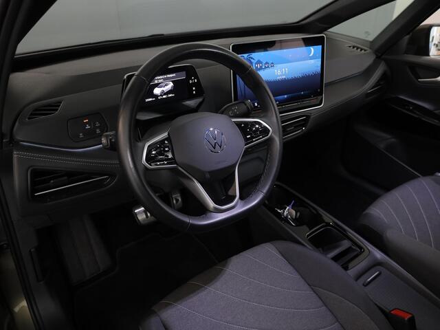 Volkswagen ID.3 Pure Oranje Edition 52 kWh 170 pk | SOH 100% | Navigatie via App | Parkeersensoren | Adaptieve cruise control | LED koplampen |