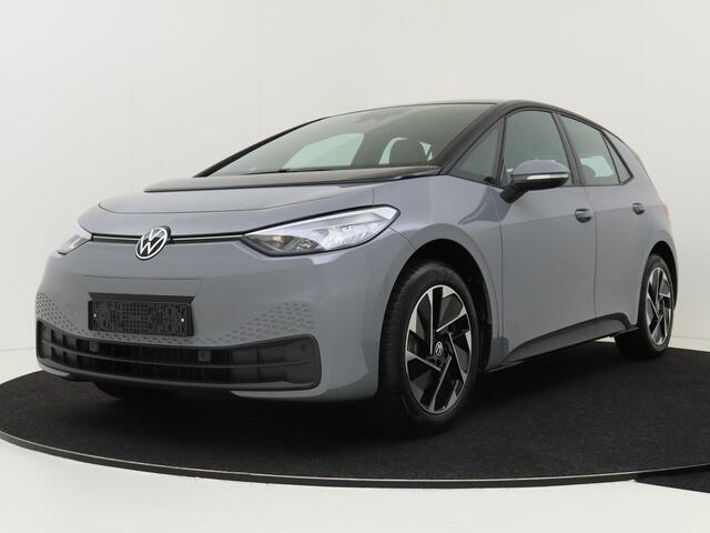 Volkswagen ID.3 Pure 45 kWh | SoH 89% | 360 camera | Parkeerassistent | Navigatie | Dodehoek detectie | Keyless | Adaptieve cruise control | Voorklimatisering |