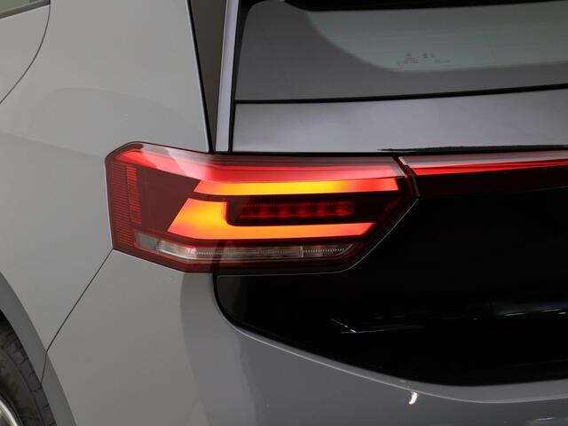 Volkswagen ID.3 Pure 45 kWh | SoH 89% | 360 camera | Parkeerassistent | Navigatie | Dodehoek detectie | Keyless | Adaptieve cruise control | Voorklimatisering |