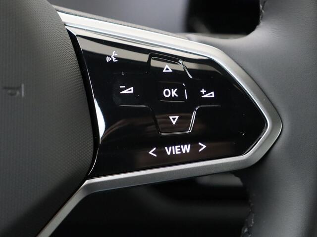Volkswagen ID.3 Pure 45 kWh | SoH 89% | 360 camera | Parkeerassistent | Navigatie | Dodehoek detectie | Keyless | Adaptieve cruise control | Voorklimatisering |