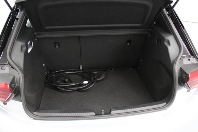 Volkswagen ID.3 Pro 58 kWh 146PK, RIJKLAAR | SOH 95% | STUUR/STOELVERWARMING | SFEERVERLICHTING | CARPLAY