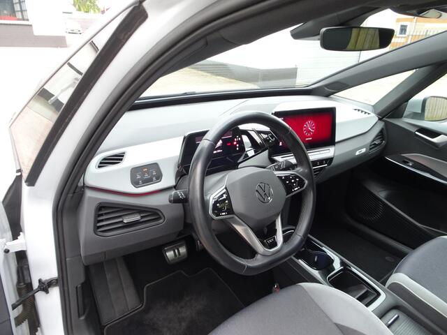 Volkswagen ID.3 First Plus 58 kWh Automatische airco, navigatie, achteruitrijcamera, licht metalen velgen, enz.