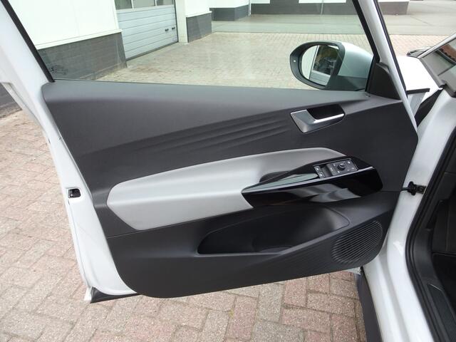 Volkswagen ID.3 First Plus 58 kWh Automatische airco, navigatie, achteruitrijcamera, licht metalen velgen, enz.