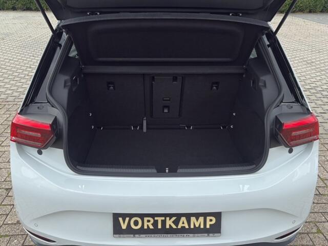 Volkswagen ID.3 PRO PERFORMANCE 1ST PDC/ACC/STOEL+STUURVERW/NAVI/CARPLAY