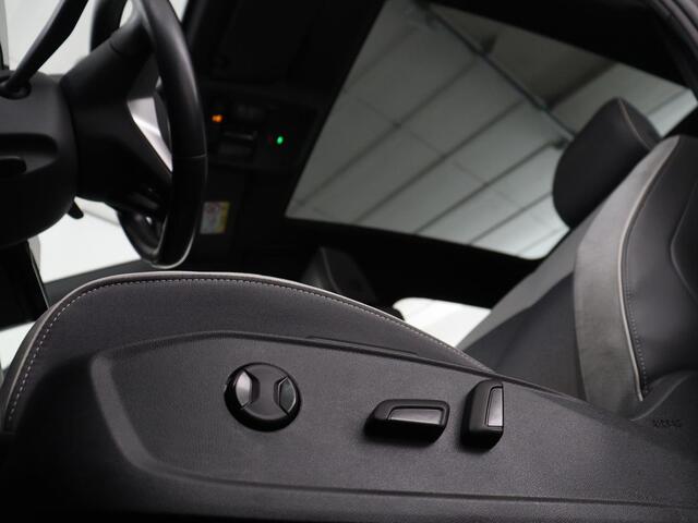 Volkswagen ID.3 Pro 58 kWh | SOH 94.5% | Panoramadak | Stuur/stoel verwarming | Adaptive cruise | 360 camera | Carplay | Massage stoelen | Climate control | Sfeerverlichting | Warmtepomp