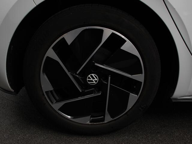 Volkswagen ID.3 First 58 kWh SOH 86% Navigatie Apple Carplay/Android Auto Adaptive Cruise Control Parkeersensoren Stoel- en stuurverwarming Lichtmetalen velgen Climate Control