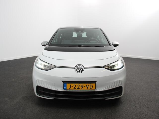 Volkswagen ID.3 First 58 kWh SOH 86% Navigatie Apple Carplay/Android Auto Adaptive Cruise Control Parkeersensoren Stoel- en stuurverwarming Lichtmetalen velgen Climate Control