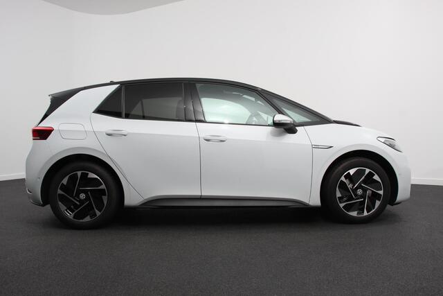 Volkswagen ID.3 Pro Edition 58 kWh Warmtepomp 18"Lichtmetalen Velgen Navigatie Camera Adaptieve Cruise Control Climate Control