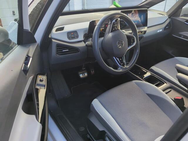 Volkswagen ID.3 First Plus 58 kWh / SOH 93%/ AUTOMAAT/ STANDKACHEL/ NAVI/ CRUISE/ PRAK. SENSOREN + CAMERA/ MULTIMEDIA/19" LMV